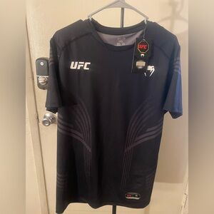 UFC Black and Gray Men's Short Sleeve Tee